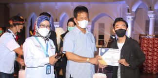 Rudi: Pariwisata Batam Siap Bangkit Wali Kota Batam, Muhammad Rudi, menghadiri malam puncak Tourism Soldier Carnival di Panggung Musuem Batam Raja Ali Haji, Dataran Engku Putri, Batamcentre, Minggu (4/4/2021) malam.