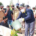 Bupati Tanjab Barat Dampingi Pj Gubernur Jambi Menghadiri Peringatan Air Sedunia Ke-29 di Kecamatan Batang Asam KH.Drs Anwar Sadat M.Ag Bupati Tanjab Barat Dampingi Pj Gubernur Jambi Menghadiri Peringatan Air Sedunia Ke-29 Di Kecamatan Batang Asam