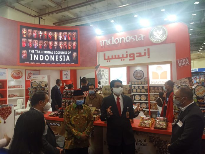 Duta Besar RI untuk Mesir, Lutfi Rauf saat membuka Paviliun Indonesia pada pameran Supermarket Expo 2021 yang digelar di Cairo Convention & Exhibition Center, Kairo Mesir
