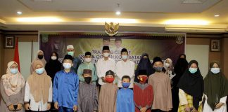 Buka Training Center Qori dan Qoriah Batam, Amsakar: Matangkan Persiapan Menuju STQ Kepri Wakil Wali Kota Batam Amsakar Achmad membuka secara resmi Training Center (TC) Qori dan Qoriah Kota Batam yang akan mengikuti STQ IX Tingkat Provinsi Kepulauan Riau di Hotel Pusat Informasi Haji (PIH) Kota Batam, Senin (5/4/2021) siang.