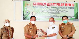 DR.H.Ajiep Padindang Anggota MPR RI Bahas Ketahanan Budaya di Kabupaten Barru. Anggota MPR RI Ajiep Padindang Adakan Seminar Empat Pilar di Aula Kantor Camat Barru