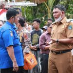 Wakil Bupati Kabupaten Tanjab Barat Kunjungi Warga Yang Mengalami Musibah Kebakaran Di Desa Kuala Indah/Kecamatan Kuala Betara Wakil Bupati Kabupaten Tanjab Barat Kunjungi Warga Yang Mengalami Musibah Kebakaran Di Desa Kuala Indah/Kecamatan Kuala Betara