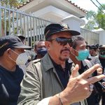 Ratusan Orang Gelar Aksi di Depan Pengadilan Tinggi Jabar Ketua Koordinator AMPEK Naldy Nazar Haroen SH