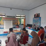 Aparat Desa Jenetaesa Laksanakan Kegiatan Bimbingan Teknis Sustainable Development Goals (SDGs) Ini Harapan Abd Latif Rahmy Haniawaty Asnur Pemateri Bimbingan Teknis Pendataan SDGS Tahun. 2021 di Kantor Desa Jenetaesa Kecamatan Simbang Kabupaten Maros