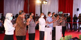 Kapolri Resmikan Aplikasi SIM Presisi Nasional, Perpanjang SIM Bisa dari Rumah Kapolri Jenderal Polisi Listyo Sigit Prabowo meresmikan aplikasi SINAR (SIM Presisi Nasional).