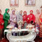 Srikandi Majelis Kerukunan Tomanurung Maros Lakukan Persiapan Berbagi dan Bersedekah di Hari Jumat Srikandi Manjelis Kerukunan Tomanurung ( MKT ) Kabupaten Maros Provinsi Sulawesi Selatan