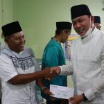 Wakil Bupati Hairan SH Beserta Tim Dampingi Bupati Tanjung Jabung Barat Berikan Bantuan Kepada Guru-Guru Ngaji dan Madrasah Saat Sapari Ramadhan di Kecamatan Muara Papalik Wakil Bupati Hairan SH Beserta Tim Dampingi Bupati Tanjung Jabung Barat Berikan Bantuan Kepada Guru-Guru Ngaji Dan Madrasah Saat Sapari Ramadhan Di Kecamatan Muara Papalik