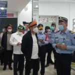 Pegawai Imigrasi Kelas I Batam Dukung Pembangunan Zona Wilayah Bebas Korupsi Pegawai Imigrasi Kelas I Batam Dukung Pembangunan Zona Wilayah Bebas Korupsi