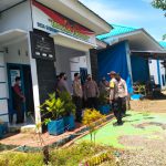 Balla Ewako Desa Sudirman Dikunjungi Oleh Brigjen Pol Herri Dahana dan Rombongan dari Mabes Polri Brigjen Pol Herri Dahana dan Rombongan Saat Mengunjungi Balla Ewako Desa Sudirman Kecamatan Tanralili Kabupaten Maros ( Foto : Nur Fajriansyah )