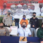 Garap Anak Kandung Masuk Bui Satuan Reskrim Polres Bintan yang pimpin oleh AKP Dwihatmoko, S.H., S.I.K selaku Kasat Reskri Polres Bintan beserta Timnya berhasil membongkar kasus yang mengagetkan kita semua yaitu sang Ayah menyetubuhi anak kandungnya. (22/04/2021)