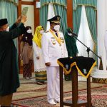 Gubernur Kepri Lantik Aunur Rapiq dan Anwar Hasyim Menjadi Bupati dan Wakil Bupati Karimun Gubernur Kepri Lantik Aunur Rapiq dan Anwar Hasyim Menjadi Bupati dan Wakil Bupati Karimun