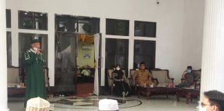 Masyarakat Maros Padati Rumah Jabatan Bupati Maros Demi Berbuka Bersama Bupati Menjelang Buka Puasa Nersama Dengan Masyarakat Maros ( Foto : Nur Fajriansyah )