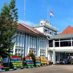 Gugurnya 53 Awak KRI Nanggala-402, Lantamal VI Makassar Dibanjiri Karangan Bunga Pangkalan Utama TNI AL Vl Makassar Dipenuhi Karangan Bunga ( Foto : Nur Fajriansyah )