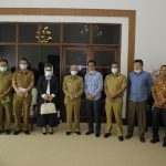 Bapemperda DPRD Sumut Konsultasi Soal Pengelolaan Sampah ke Pemkab Asahan Kunjungan Kerja Rombongan Tim Badan Pembentukan Peraturan Daerah DPRD Provinsi Sumatera Utara diterima langsung Bupati Asahan di Ruang Kerjanya.