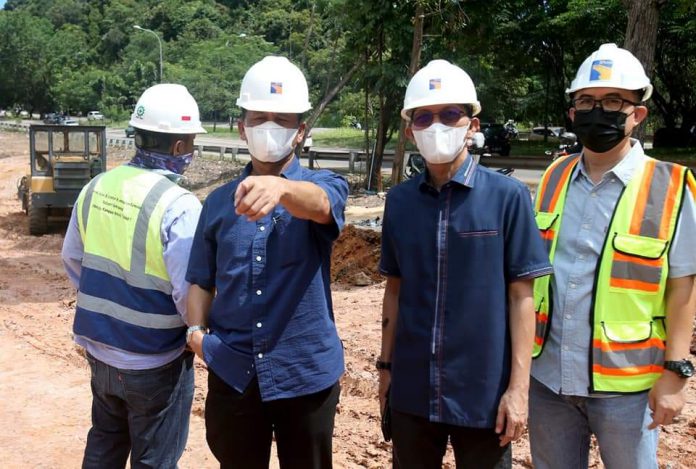 Kepala BP Batam sekaligus Wali Kota Batam, Muhammad Rudi dan Wakil Wali Kota Batam tinjau proyek insfratuktur | Foto : Istimewa