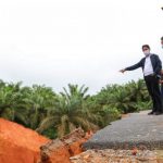 Isdianto Tinjau Lokasi Banjir dan Longsor di Tanjungpinang dan Bintan Gubernur Kepulauan Riau H. Isdianto meninjau sejumlah lokasi di Tanjungpinang yang tertimpa musibah banjir dan tanah longsor