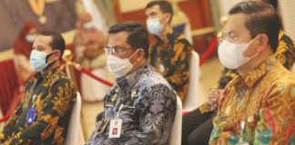 Arif : Membangun Bangsa Melalui Data Sekda Kepri pada acara Vicon Rilis Data Sensus Penduduk 2020 Menuju Satu Data Kependudukan Indonesia Bersama BPS Provinsi Dan Kabupaten/Kota se-Provinsi Kepulauan Riau