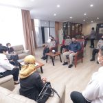 Kapolda Kepri Terima Penghargaan Oleh Tim Reaksi Cepat Perlindungan Perempuan dan Anak Indonesia Kegiatan Audiensi dan Penyerahan Penghargaan kepada Kapolda Kepri dan Jajaran oleh Tim Reaksi Cepat Perlindungan Perempuan dan Anak Indonesia.