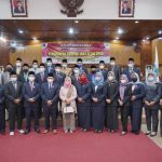 DPRD Tanjabbar Gelar Paripurna Pengucapan Sumpah/Janji Ketua DPRD Sisa Masa Jabatan Tahun 2019-2024 DPRD Tanjabbar Gelar Paripurna Pengucapan Sumpah/Janji Ketua DPRD Sisa Masa Jabatan tahun 2019 - 2024