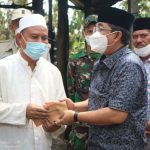Didampingi Anggota DPRD Arpin Siregar, Bupati Serahkan Bantuan untuk Korban Kebakaran Didampingi Anggota DPRD Arpin Siregar, Bupati Serahkan Bantuan untuk Korban Kebakaran