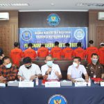 Musnahkan 19 Kilogram Sabu, BNNP Kepri Bekuk 8 Orang Tersangka BNNP Kepri berhasil menangkap 8 orang tersangka serta musnahkan 19kg sabu