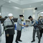 Bupati Surya Lepas Kafilah Asahan Ikuti STQH Provsu ke XVII Bupati Asahan H Surya BSc melepas kafilah Kabupaten Asahan untuk mengikuti Seleksi Tilawatil Quran dan Hadits (STQH) Provinsi Sumatera Utara yang ke XVII tahun 2021, Kamis, 27 Mei 2021.