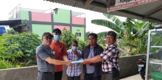 Perutusan Masyarakat yang Menguasai Lahan Bukit Cincin Menyerahkan Dokumen ke FKMTI Kepri Perutusan masyarakat menyerahkan berkas ke pengurus FKMTI Kepri