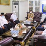 Wali Kota Metro dan Rektor IAIN Metro Audiensi Terkait Rancangan Pengembangan Kampus IAIN Manjadi UIN Wali Kota Metro Wahdi melakukan audiensi dengan Rektor IAIN Siti Nurjanah, beserta rombongan di Ruang Kerja Wali Kota, Senin (31/05/2021).
