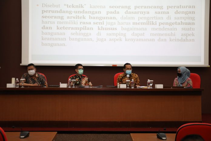 BP Batam menggelar Bimbingan Teknis Perumusan Norma Metodologi Pelaksanaan Sinkronisasi dan Evaluasi Kebijakan
| Foto : Istimewa