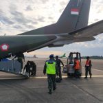 Gunakan Pesawat CN, Lanud Hang Nadim Batam Kirim Alkes ke RSUD Natuna