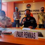 Polda Kepri OTT ASN SKIPM Kota Batam Paur Penmas Bid Humas Polda Kepri Ipda Husnul Afkar, Jumat (4/6/2021) saat konferensi pers