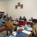 Ketua Komisi II DPRD Tanjab Menggelar Rapat Dengan Kelompok Tani Ketua Komisi II DPRD Tanjab Menggelar Rapat Dengan Kelompok Tani