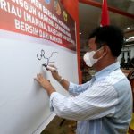 Songsong Indonesia Emas, Rudi Gaungkan Generasi Sehat Tanpa Narkoba Wali Kota Batam Muhammad Rudi menghadiri peresmian Kampung Tangguh Bersih Narkoba di Perumahan Graha Mas, Tanjung Riau, Sekupang, Sabtu (19/6/2021) sore.