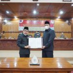 Rapat Paripurna ke-Empat DPRD Tanjung Jabung Barat Pembahasan Raperda Tentang Pertanggung Jawaban APBD Tahun 2020 Rapat Paripurna Ke - Empat DPRD Tanjung Jabung Barat Pembahasan Raperda Tentang Pertanggung Jawaban APBD Tahun 2020