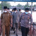 Wakil Bupati Didampingi Sekda Tanjung Jabung Barat Tinjau ke Lokasi Terjadinya Bencana Alam Tanah Longsor di Kecamatan Kuala Betara Wakil Bupati Didampingi Sekda Tanjung Jabung Barat Tinjau ke Lokasi Terjadinya Bencana Alam Tanah Longsor di Kecamatan Kuala Betara