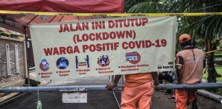 22 Warga Dinyatakan Positif Covid, Satu RT di Kayu Putih Jaktim Lockdown 22 Warga Dinyatakan Positif Covid, Satu RT di Kayu Putih Jaktim Lockdown