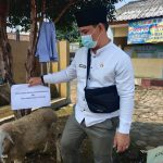 Kiki Sukiwan salurkan 500 Paket Daging Kurban kepada Warga Desa Cipelang Bogor