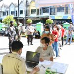 Danlantamal Tinjau Vaksinasi untuk Masyarakat Maritim