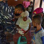Tekan Penularan COVID-19, TNI AL Kembali Laksanakan Vaksinasi Door to Door di Jayapura