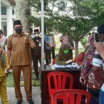 Wakil Bupati Didampingi Sekretaris Dinas Kesehatan Kabupaten Tanjab Barat Menghadiri Program Kegiatan Vaksinasi di Halaman Kantor Bupati Tanjung Jabung Barat Wakil Bupati Didampingi Sekretaris Dinas Kesehatan Kabupaten Tanjab Barat Menghadiri Program Kegiatan Vaksinasi di Halaman Kantor Bupati Tanjung Jabung Barat