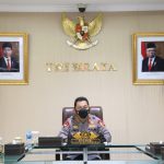 Pesan Kapolri ke-700 Capaja: Sinergitas TNI-Polri Harga Mati Wujudkan Indonesia Maju Kapolri Listyo Sigit saat memberikan pengarahan kepada 700 Capaja TNI-Polri secara virtual di Mabes Polri, Jakarta Selatan