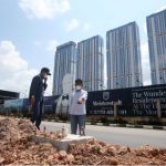 Pemko Batam Pasang PJU di Jalan Laksamana Bintan Pemerintah Kota (Pemko) Batam mulai memasang Penerang Jalan Umum (PJU) di Jalan Laksamana Bintan.