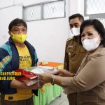 Penyerahan Bantuan Beras PPKM 2021 Oleh Bupati dan Wakil Bupati Karo Penyerahan Bantuan PPKM Oleh Bupati Dan Wakil Bupati Karo