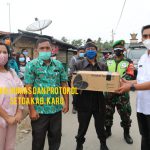 Masyarakat Desa Sukajulu Terima Bantuan PPKM Dari Wakil Bupati Karo Penyerahan bantuan PPKM beras oleh Wakil Bupati Karo