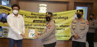 Terima Bansos Dari PT. Susanti Megah Surabaya, Polda Jatim Salurkan ke Masyarakat Terdampak Covid-19 Polda Jawa Timur menerima bantuan sosial (Bansos) dari PT. Susanti Megah Surabaya.