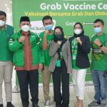 Ansar Ahmad Tinjau Vaksinasi di BCS Mal Batam