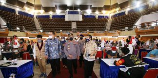 Percepat Vaksinasi, Kapolri Tegaskan Siap Bekerja Sama dengan Semua Pihak Tinjauan kapolri kepada semua pihak dalam percepatan vaksinasi