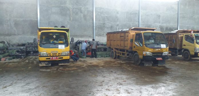 Mobil milik dinas blh karimun, berplat merah ikut dalam pengangkutan textil yang akan dimusnahkan