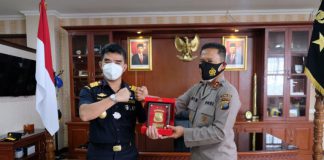 Jalin Silaturahmi, Kepala Bea Cukai Batam Kunjungi Polda Kepri Kepala Bea Cukai Batam, Ambang Priyonggo kunjungi Kepala Polda Kepualauan Riau, Irjend Pol Aris Budiman.