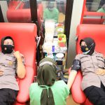 Polwan Polres Kediri Datangi PMI untuk Donor Darah Polwan Polres Kediri donor darah di kantor PMI